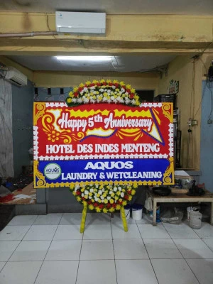 Papan Bunga di Dewi Bayan